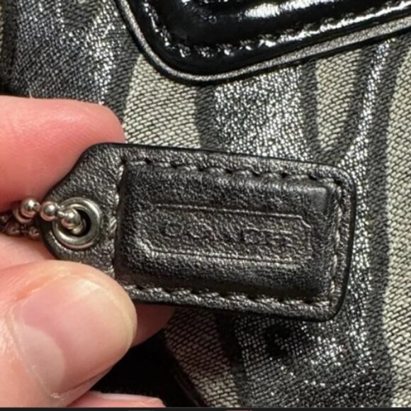 Coach 6” zebra metallic wristlet coin purse/wallet - Picture 5 of 9